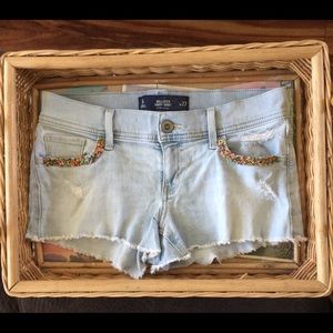 Short denim shorts by Hollister size 5